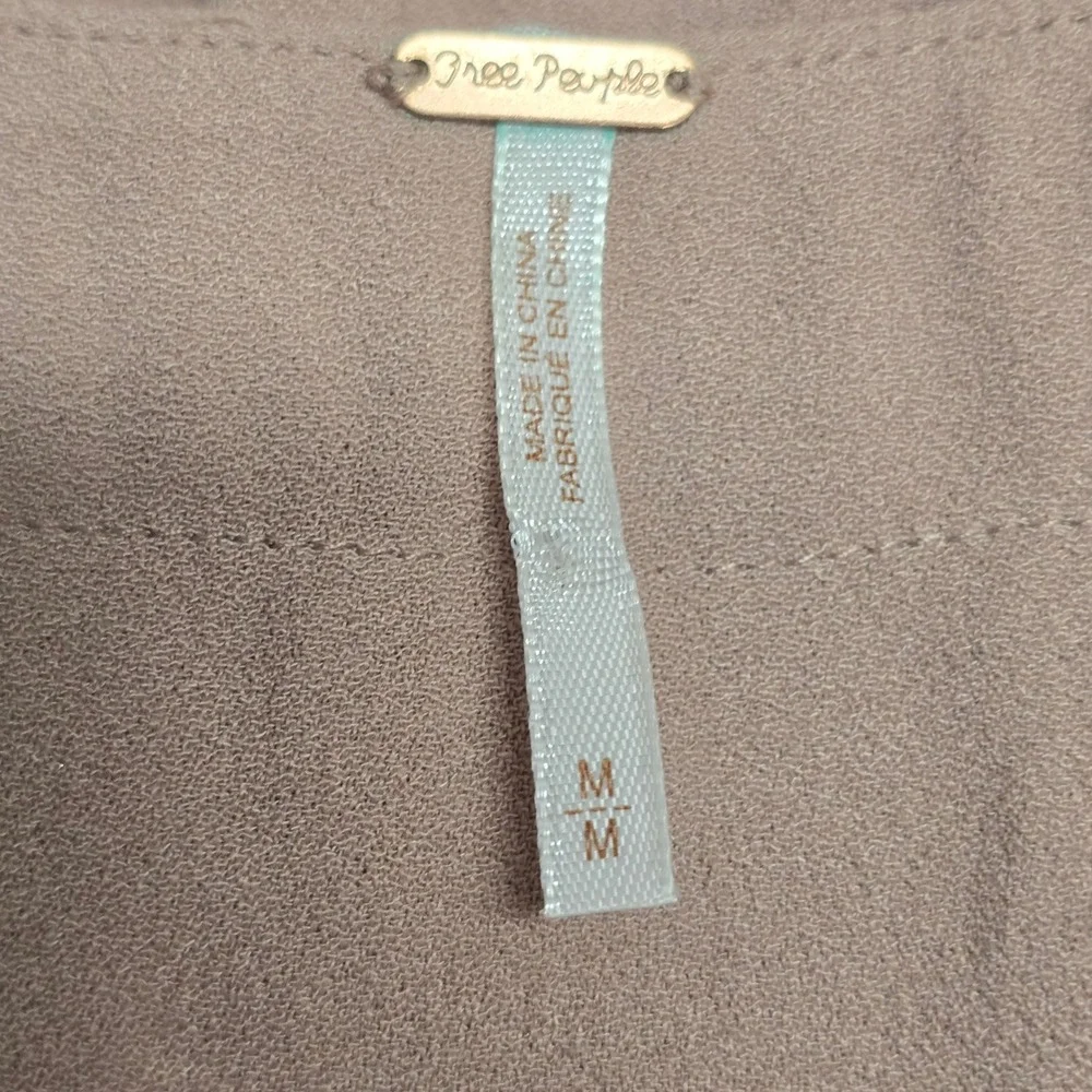 Free People Blouse Womens Medium Pink Ring Detail V-Neck Boho Minimalist - Picture 6 of 13